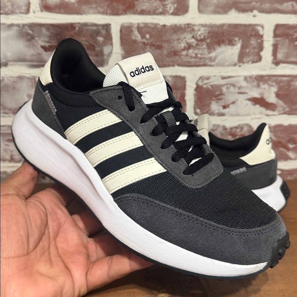 Adidas Women’s Sz 7 Lifestyle Run 70s Black Running Shoes (GW5609)